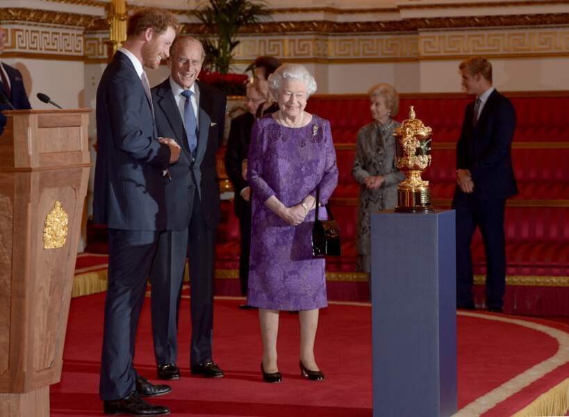 Harry, le prince Philip et la reine Elisabeth II à Londres en 2015