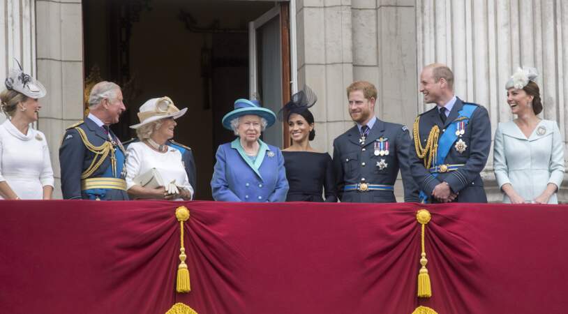 La reine Elisabeth en famille au balcon de Buckingham le 10 juillet 2018 
