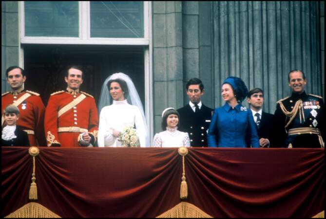 La reine Elisabeth II, tout sourire lors du mariage de sa fille Anne, en 1973