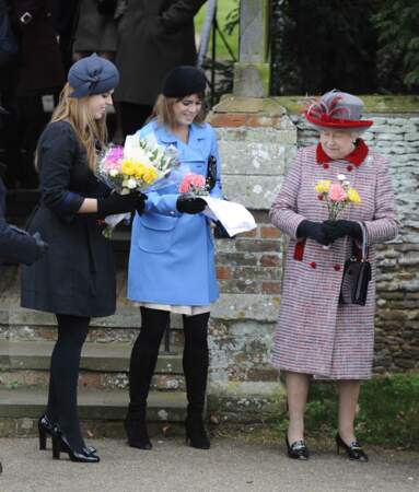 La reine Elisabeth II et ses petites filles Beatrice et Eugenie d'York, à Sandringham en 2008