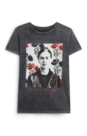 Tee-shirt Frida Kahlo en polyester, 15€, Primark. 