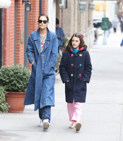 Katie Holmes et sa fille Suri Cruise se promènent à New York, le 13 mars 2019.