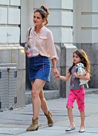 Katie Holmes et sa fille, Suri Cruise, se promènent dans les rues de New York, le 30 mai 2012. 