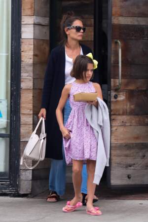 Katie Holmes et sa fille Suri sont allées dîner au restaurant Gjelina, à Venice, le 23 aout 2017.
