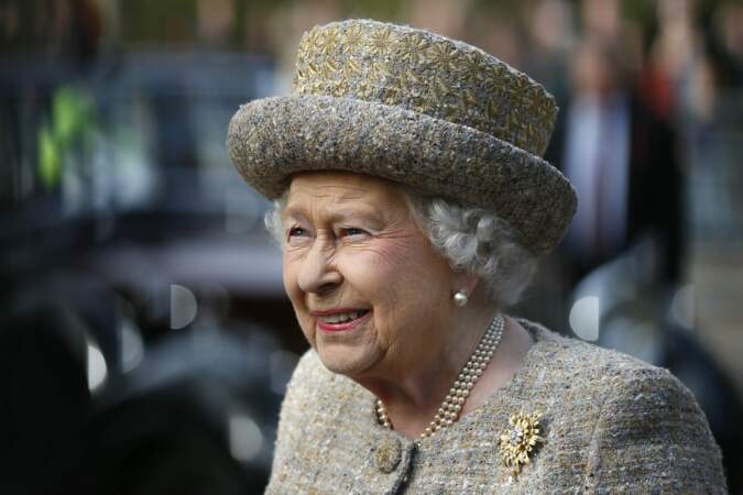 La reine Elisabeth II d'Angleterre lors de l'inauguration du "Flanders Fields Memorial Garden" à Londres, en 2014