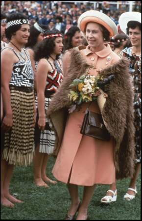 La reine Elizabeth II en voyage officiel en Nouvelle Zélande en 1977