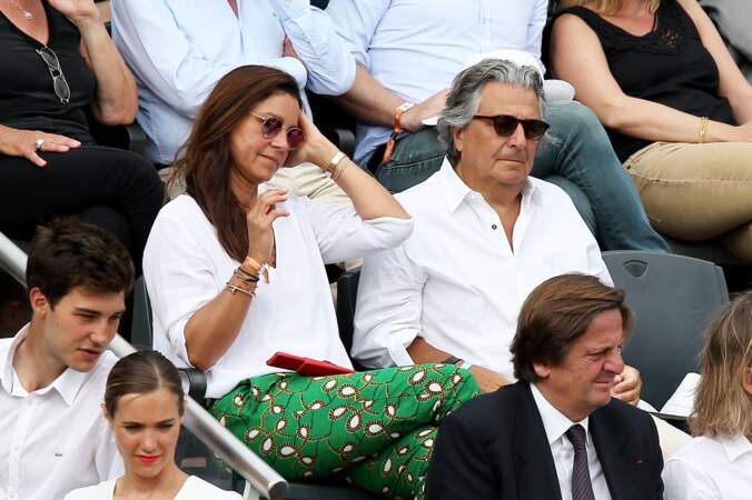 Christian Clavier et sa compagne Isabelle de Araujo au tournoi de Roland-Garros, à Paris, le 11 juin 2017