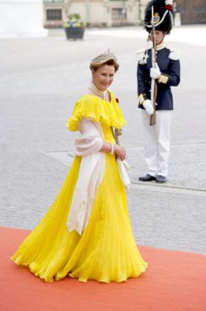 La reine Sonja de Norvège lors du mariage de Carl Philip de Suède et Sofia Hellqvist à Stockholm, le 13 juin 2015