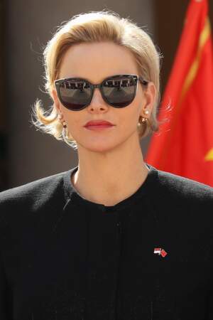 Charlene de Monaco est aussi une grande amoureuse des lunettes de soleil, ici avec un modèle xxl, le 24 Mars 2019.