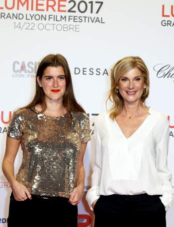 2017 : Michèle Laroque et sa fille Oriane Deschamps, très complices, multiplient les tapis rouge ensemble.
