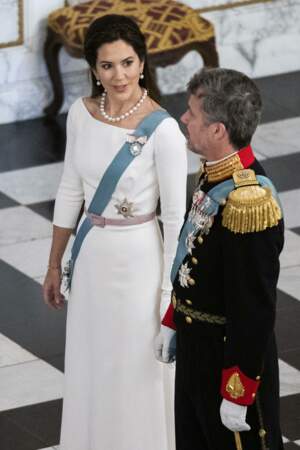 La princesse Mary de Danemark et le prince Frederik de Danemark se sont unis le 14 mai 2004. Le couple s'était rencontré pour la première fois en 2000, lors des Jeux Olympiques à Sydney.