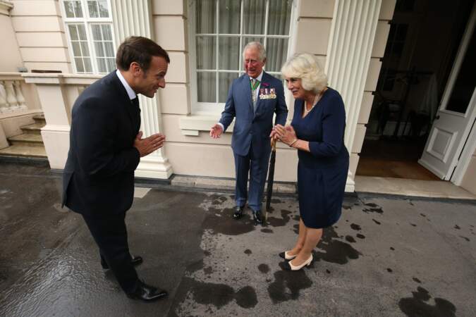 Le prince Charles, Camilla Parker Bowles et Emmanuel Macron à Londres, le 18 juin 2020 pour le 80ème anniversaire de l'appel du 18 juin du général de Gaulle