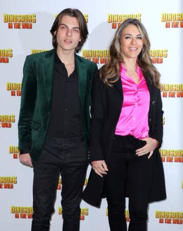 Elizabeth Hurley et son fils, Damian, qu'elle a eu avec le producteur Steve Bing, en 2002. 