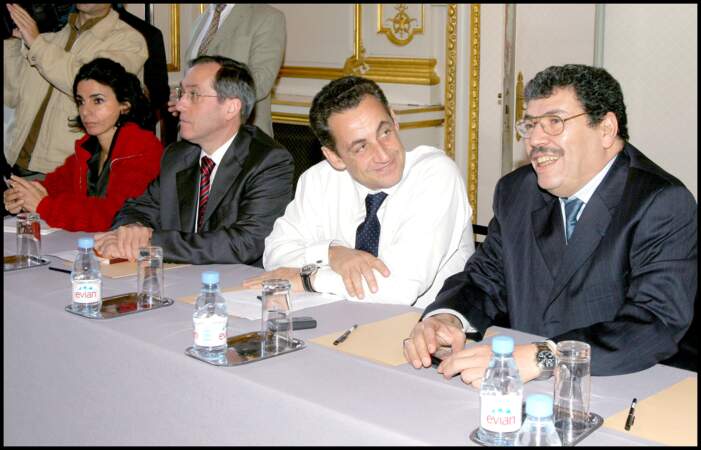 En 2004, Rachida Dati fait la rencontre du ministre de l'Intérieur Nicolas Sarkozy. Il lui propose de le rejoindre au cabinet du ministère comme conseillère technique