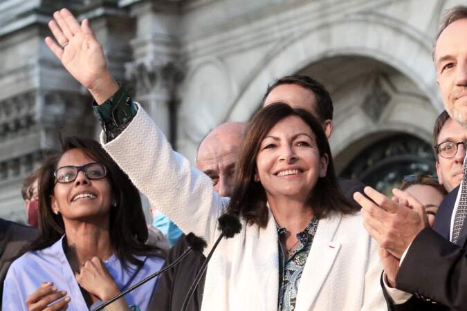Audrey Pulvar était au côté d'Anne Hidalgo pour fêter sa victoire à la mairie de Paris, ce 28 juin.