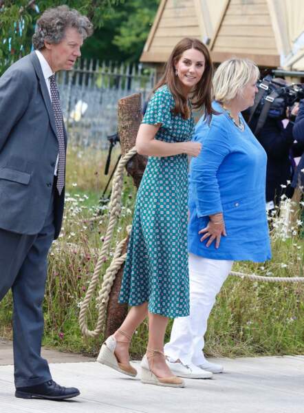 Kate Middleton toujours fidèle à ses espadrilles Castaner
