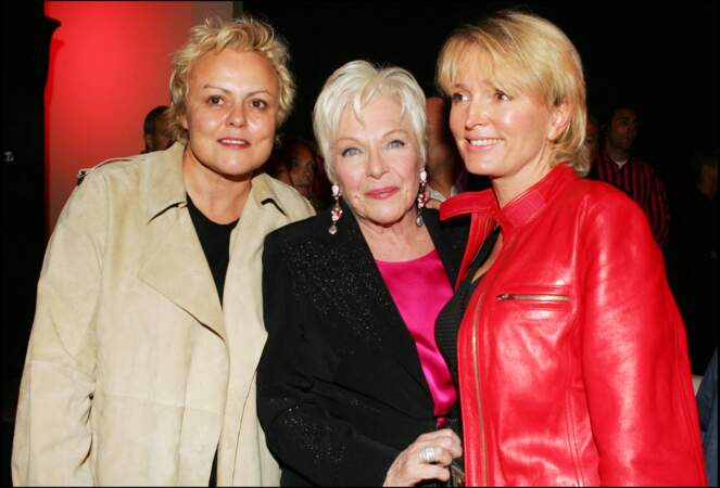 Muriel Robin, Line Renaud et Claude Chirac, lors de la soirée de lancement de la chaîne Pink TV, en 2004. 