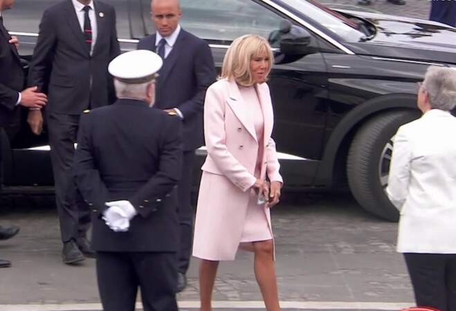 Brigitte Macron à son arrivée Place de la Concorde pour le défilé du 14 juillet 2020.