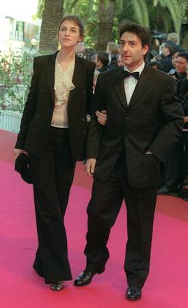 Charlotte Gainsbourg a 30 ans et un look un peu classique en 2001 à Cannes.