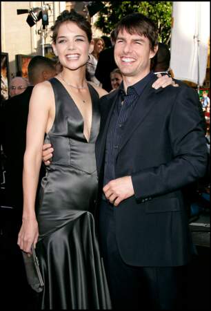 Divorce houleux entre Tom Cruise et Katie Holmes en 2012 pour "différends irréconciliables". L'actrice de la série Dawson réclame la garde exclusive de leur fille Suri qu'elle refuse de voir entrer dans la Scientologie, dont est membre l'acteur. Elle obtiendra finalement gain de cause.