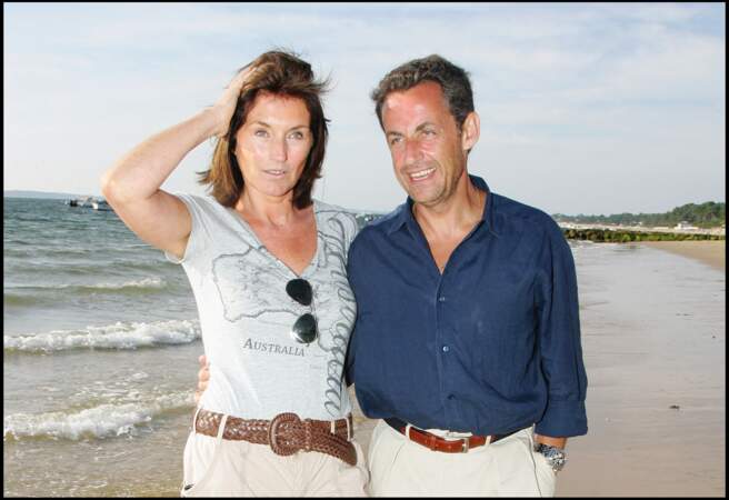 En pleine élection présidentielle, leur mésentente était criante. Puis à peine Nicolas Sarkozy élu président de la République en 2007, sa femme Cécilia prenait la poudre d'escampette. Heureusement, il a depuis croisé la route d'une jolie chanteuse prénommée Carla Bruni.