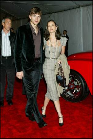 Demi Moore et Ashton Kutcher se sont dit "oui" pour la vie en 2005. Mais en 2011, ils rétropédalent et décident de divorcer. L'actrice goûte peu les infidélités de son époux. Un échec difficile à encaisser pour elle.