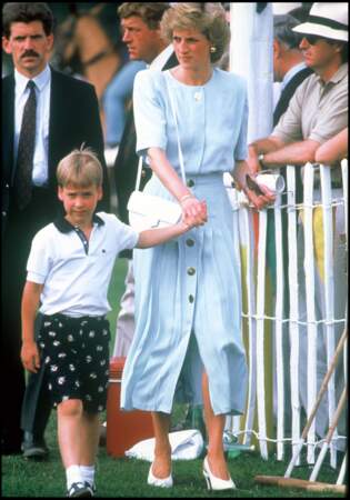 le prince William en polo Lacoste en 1989.
