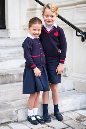  Le prince George de Cambridge et sa soeur La princesse Charlotte de Cambridge, première journée à l'école Thomas's Battersea, Londres le 5 septembre 2019.
