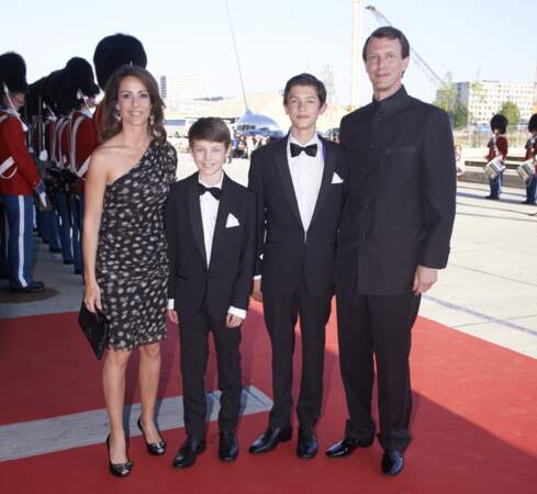 La princesse Marie, le prince Joachim de Danemark et leurs enfants Nikolai et Felix le 1er juin 2014
