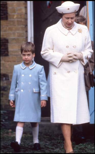 Le prince William avec la reine pour Noël en 1988.