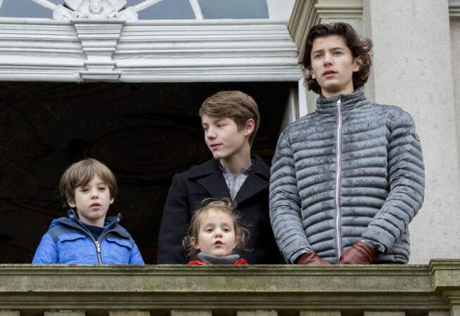 Le prince Henrik de Danemark et ses petits enfants les princes Nikolai, Felix, Henrik et la princesse Athena le 6 novembre 2016