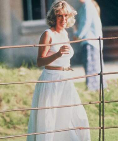 En 1992, Diana révèle que le prince Charles l'a trompée tout au long de leur mariage avec Camilla Parker Bowles. Des déclarations qui feront trembler la Couronne britannique.