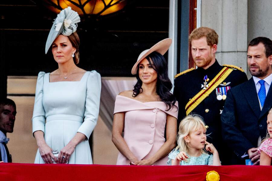 Meghan Markle et Kate Middleton réunies lors du rassemblement militaire "Trooping the Colour" (le "salut aux couleurs"), le 9 juin 2018.