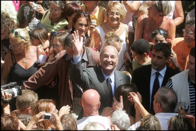 Comme la plupart des présidents, Jacques Chirac s'est autorisé quelques bains de foule, notamment à Bormes-les-Mimosas, près du Fort de Brégançon