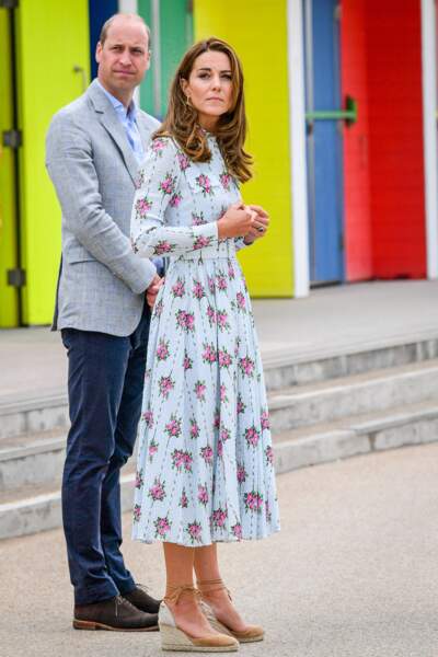 Le 5 août 2020, Kate Middleton a encore recyclé son look qu'elle avait déjà porté au moment de l'ouverture du jardin Back to Nature, en septembre 2019.