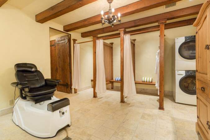 La villa de Meghan Markle et du prince Harry possède un Spa, avec sauna sec et humide séparé.