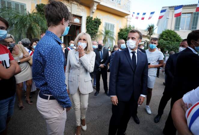 Depuis 2018, durant leurs vacances estivales, Brigitte et Emmanuel Macron ont le même rituel 
