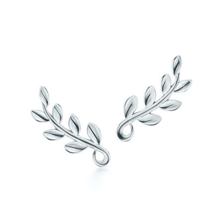 Boucles d’oreilles montantes Olive Leaf, collection "Paloma Picasso", 420€, Tiffany & Co.