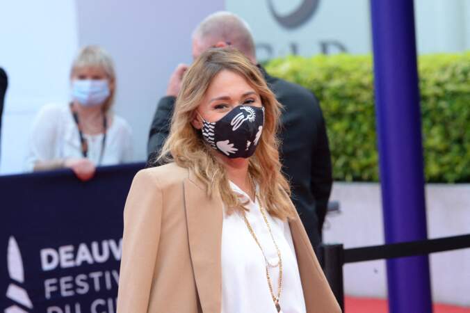 Daniela Lumbroso, masquée, sur le redcarpet  de la cérémonie d'ouverture du 46ème Festival du Cinéma Américain de Deauville, le 4 septembre 2020. 