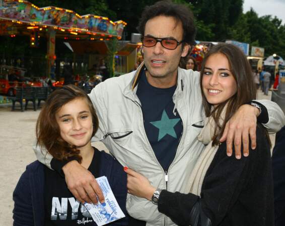 Anthony Delon avec ses deux filles Liv et Loup, nées de sa relation avec Sophie Clérico 