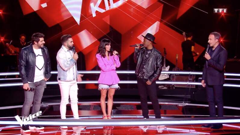Jenifer, Nikos Aliagas et son équipe de jury de la saison 2020 The Voice Kids. 