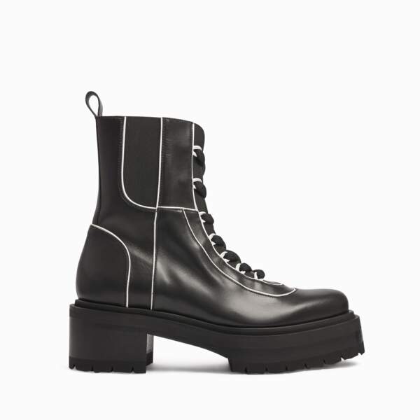 Boots, 895 €, Pierre Hardy.
