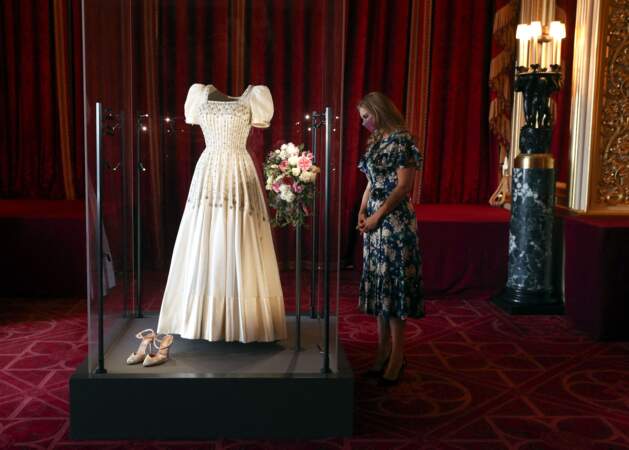 Pour son mariage avec Edoardo Mapelli Mozzi, Beatrice d'York avait donc choisi une robe chargée d'histoire et de symbole