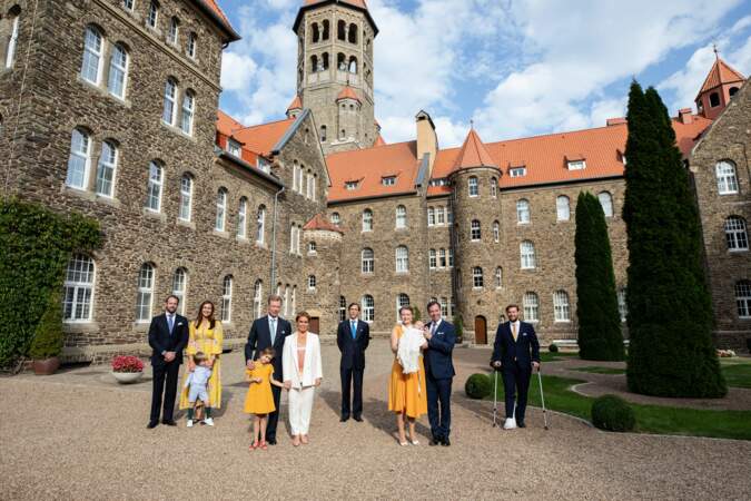 La famille grand-ducale, réunie à l'occasion du baptême du prince Charles de Luxembourg, le 19 septembre 2020.