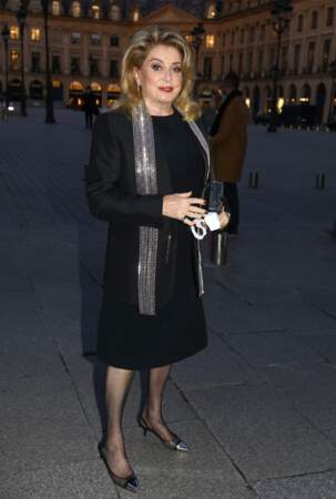 Catherine Deneuve est venue assister à une soirée organisée par Louis Vuitton