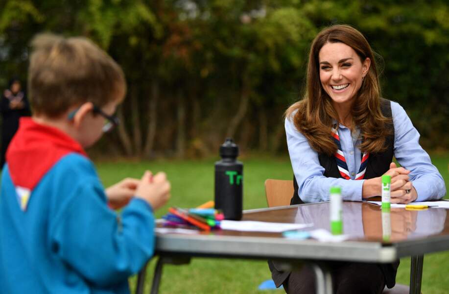 Kate Middleton a rencontré les membres du groupe de scouts "Cub and Beaver", à Norholt le 29 septembre 2020. 