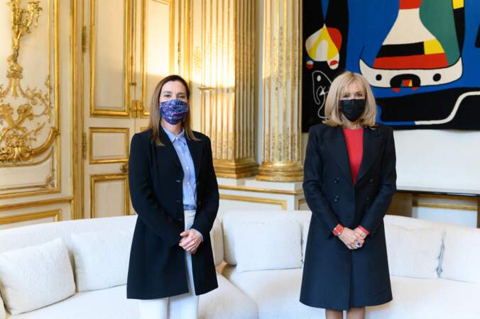 Brigitte Macron était masquée pour discuter avec son homologue mexicaine, Beatriz Gutiérrez Müller, ce 8 octobre, à l'Elysée. 
