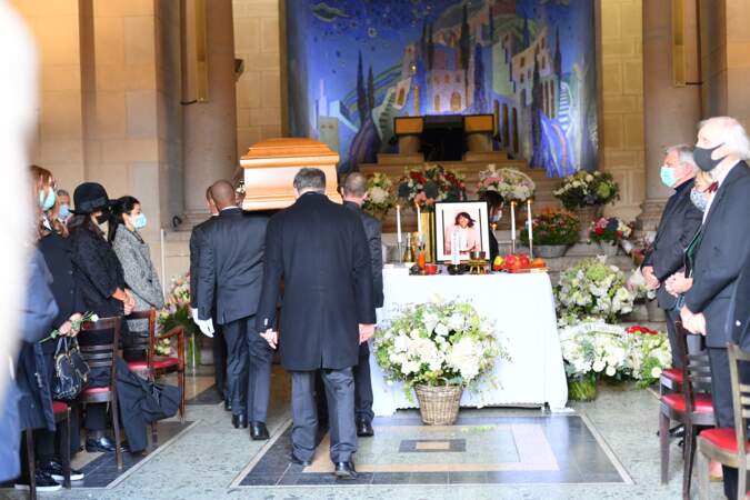 Ce 9 octobre 2020, se déroulaient les funérailles de Kenzo Takada au cimetière du Père Lachaise, à Paris. 