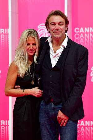 À Cannes, la star des Mystères de l'amour et sa compagne Magali, ont fait sensation.
