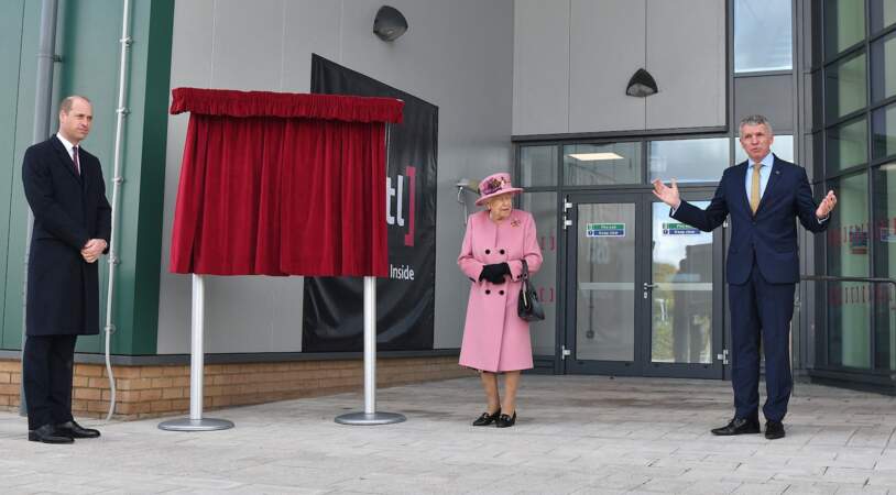 C'est avec le prince William que la reine Elizabeth II a choisi d'honorer son premier engagement public depuis son retour au château de Windsor
